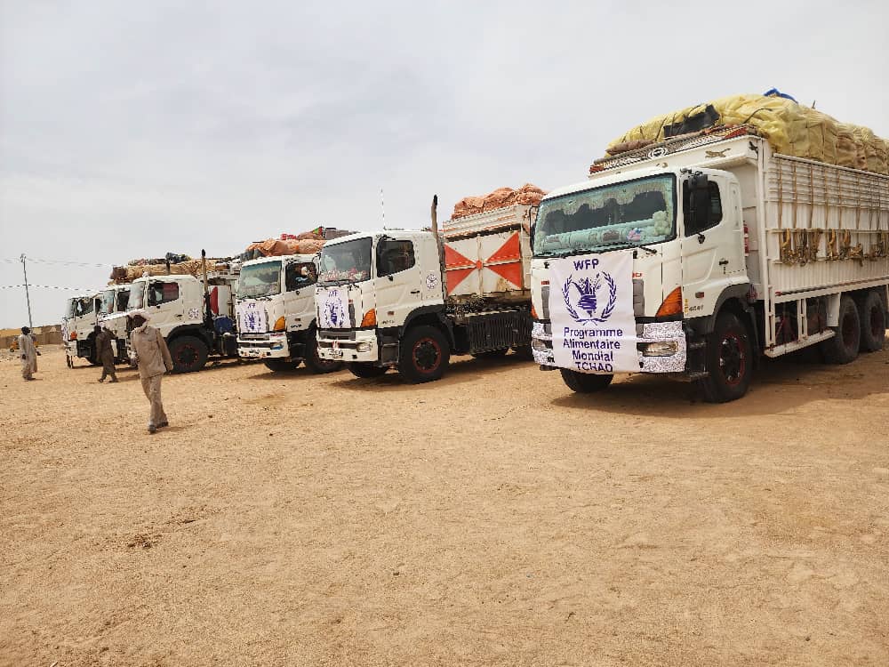 Sudan. 16 Lastwagen mit 579 Tonnen an Waren überquerten die Grenze von Tine (Tschad) nach Nord-Darfur (Sudan)
